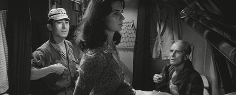 Кадр из фильма Подводная лодка I-57 не сдаётся! / Sensuikan I-57 kofuku sezu Кадр из фильма Подводная лодка I-57 не сдаётся! / Sensuikan I-57 kofuku sezu