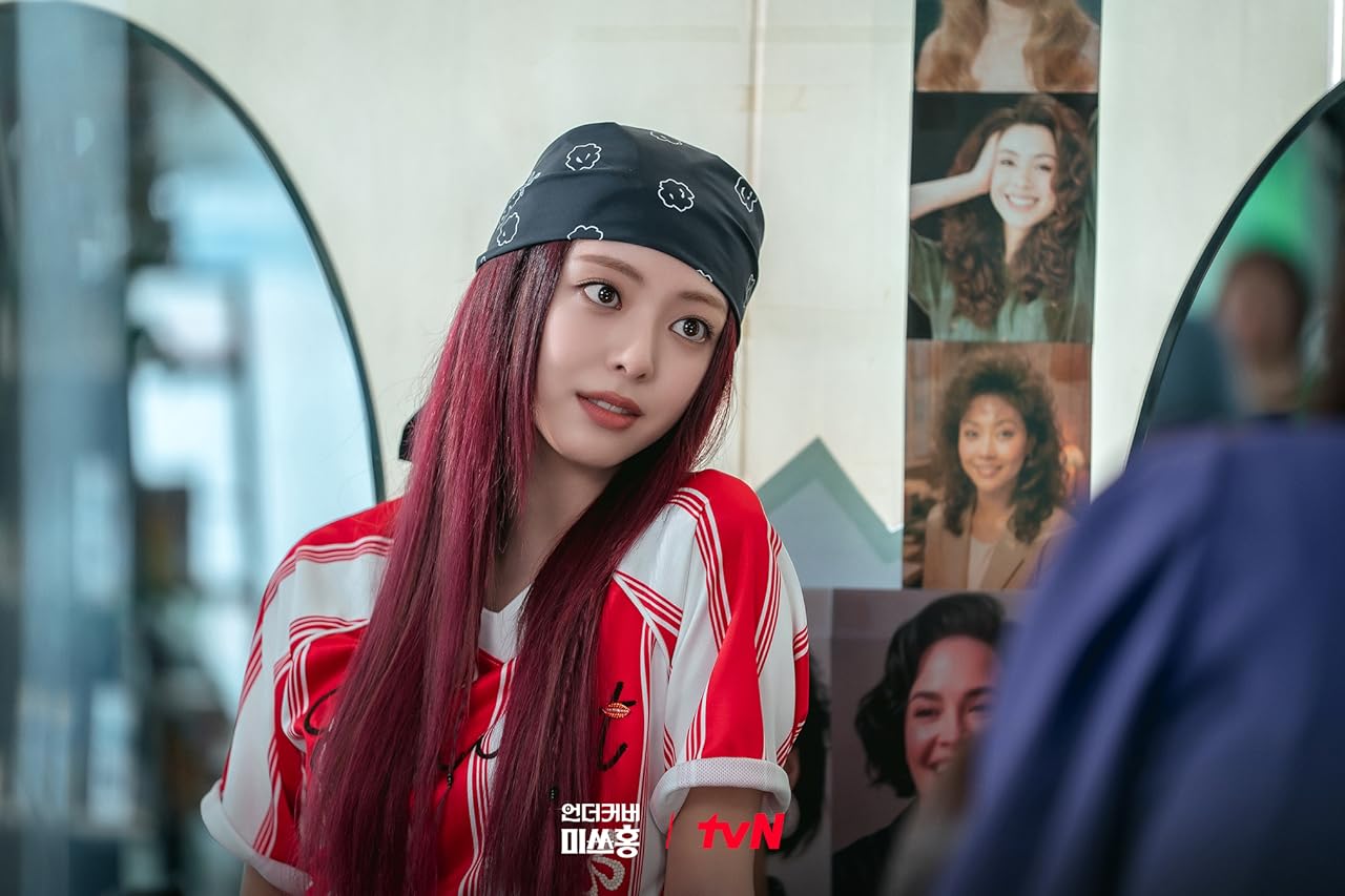 Сцена из фильма Мисс Босс под прикрытием / Miseu eondeokeobeo boseu Сцена из фильма Мисс Босс под прикрытием / Miseu eondeokeobeo boseu