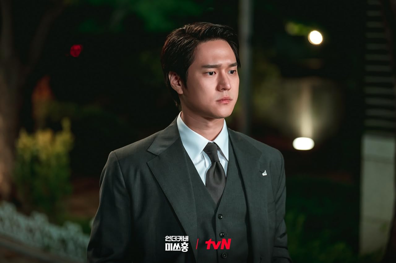 Сцена из фильма Мисс Босс под прикрытием / Miseu eondeokeobeo boseu Сцена из фильма Мисс Босс под прикрытием / Miseu eondeokeobeo boseu