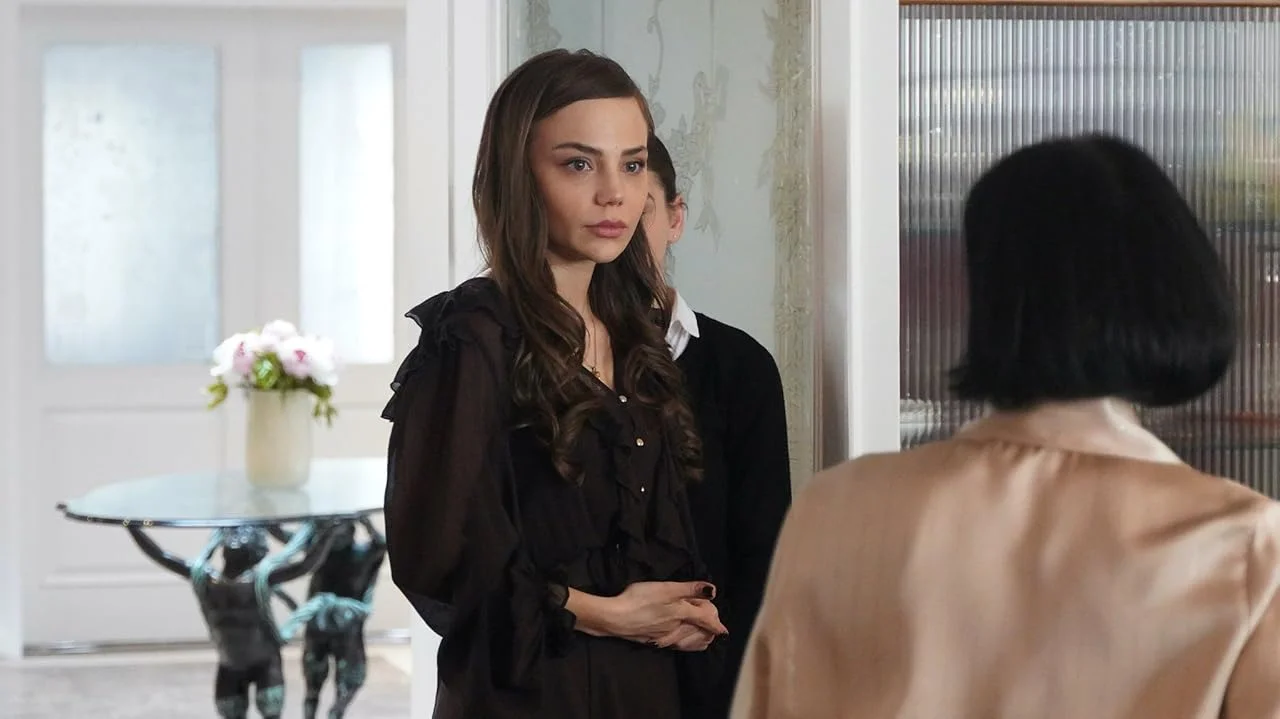 Кадр из фильма Под одним дождём / Ayni Yagmur Altinda Кадр из фильма Под одним дождём / Ayni Yagmur Altinda