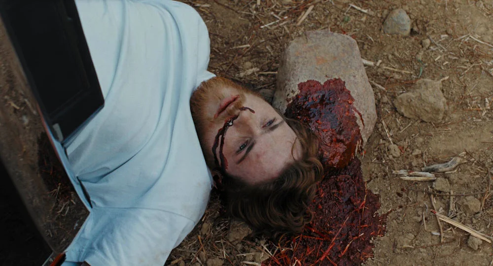 Кадр из фильма Отражения № 3 / Miroirs No. 3 Кадр из фильма Отражения № 3 / Miroirs No. 3