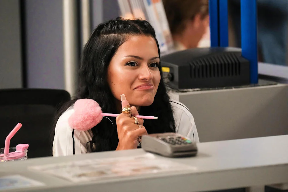 Кадр из фильма Департамент транспортных средств / DMV Кадр из фильма Департамент транспортных средств / DMV