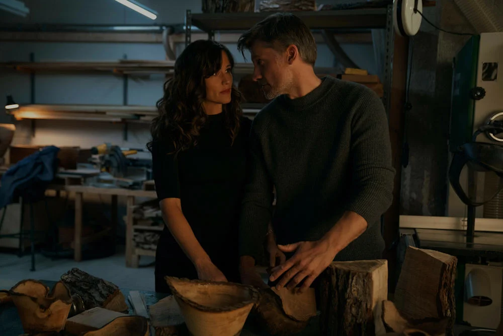 Кадр из фильма Последнее, что он мне сказал / The Last Thing He Told Me Кадр из фильма Последнее, что он мне сказал / The Last Thing He Told Me