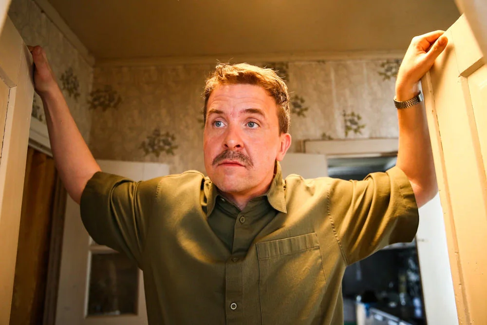 Кадр из фильма Как Деревянко Чехова играл Кадр из фильма Как Деревянко Чехова играл