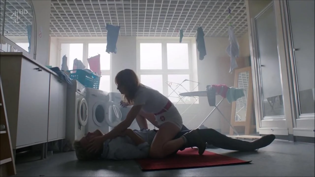 Сцена из фильма Сожители / Crashing Сцена из фильма Сожители / Crashing