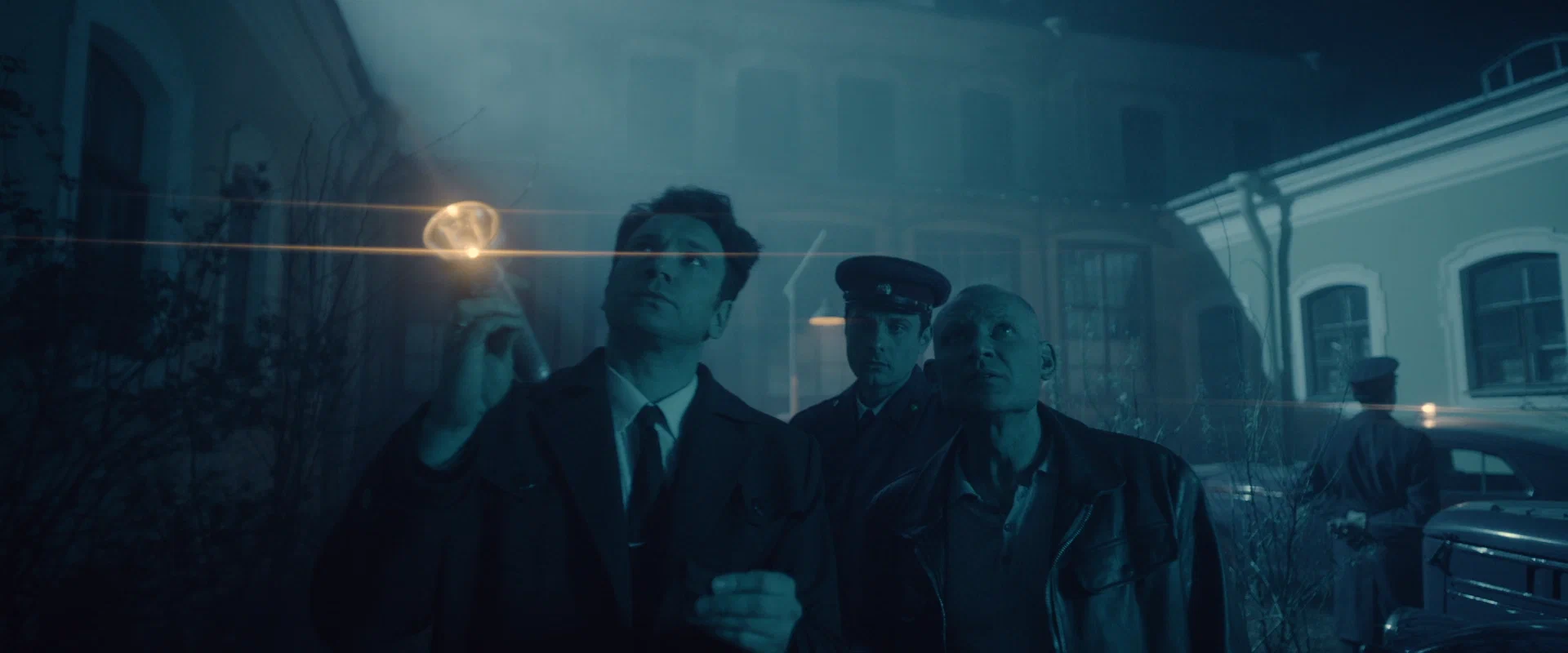 Сцена из фильма Страх над Невой Сцена из фильма Страх над Невой