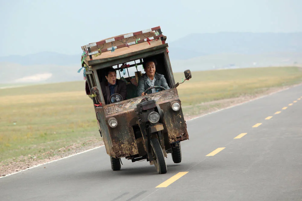 Кадр из фильма Отпетые напарники / Skiptrace Кадр из фильма Отпетые напарники / Skiptrace