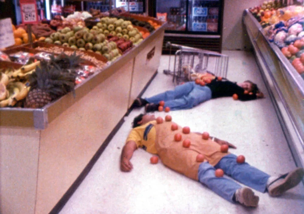 Сцена из фильма Нападение помидоров-убийц / Attack of the Killer Tomatoes! Сцена из фильма Нападение помидоров-убийц / Attack of the Killer Tomatoes!