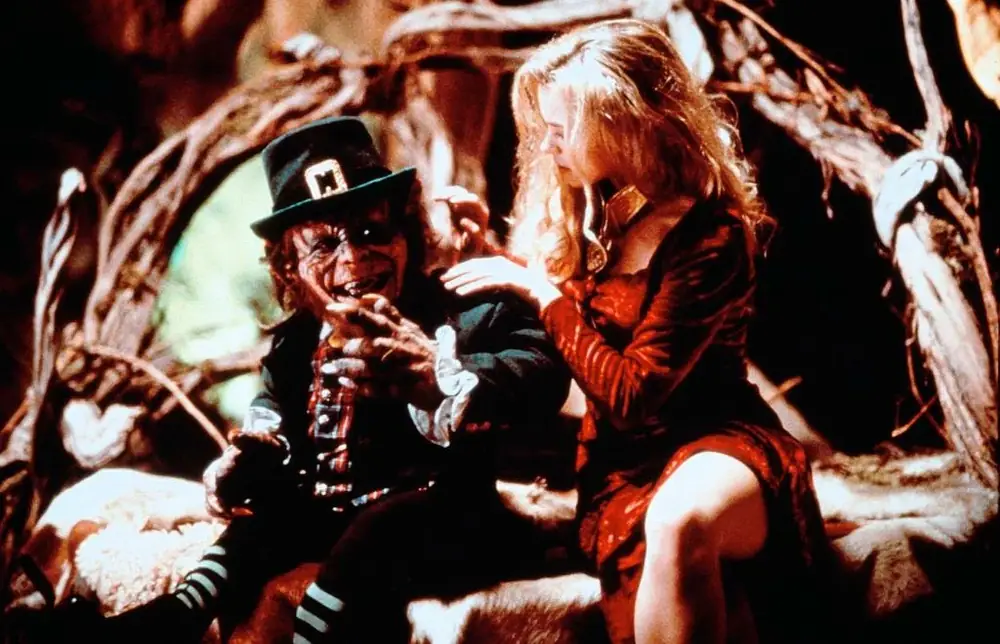 Кадр из фильма Лепрекон 2: Одна свадьба и много похорон / Leprechaun 2 Кадр из фильма Лепрекон 2: Одна свадьба и много похорон / Leprechaun 2